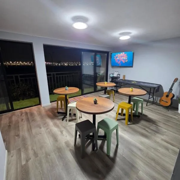 Lima Airport Hostel - FREE AIRPORT PICK UP, отель в городе Лима