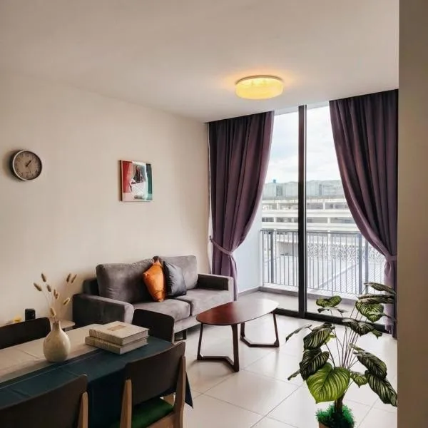 Pristine Sweet Home Kuching l 3-Bedroom l Near AEON & Airport l Free Parking, ξενοδοχείο σε Kuching