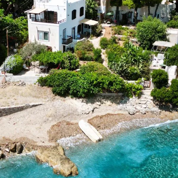 Villa Mimosa Poros Beachfront Apartments, מלון בפורוס
