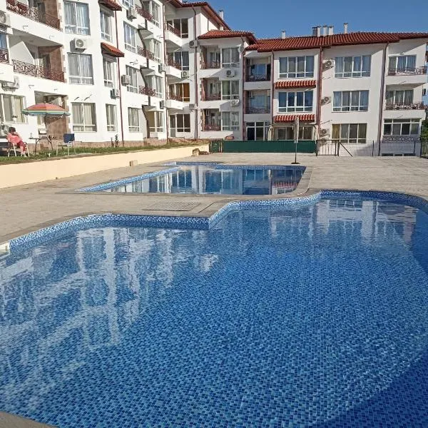 Апартаменти Анастасия-Бяла SeaSide на 100м от плажа, hotel a Byala