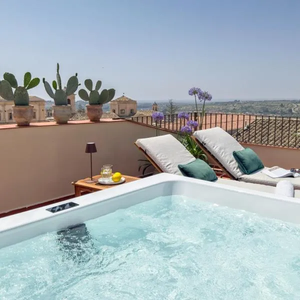 Di Lorenzo Palace - Panoramic Terrace and Pool, hotel en Noto