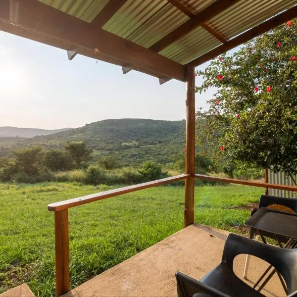 Sunset Safari Camp at Hluhluwe Game Park, ξενοδοχείο σε KwaNompondo