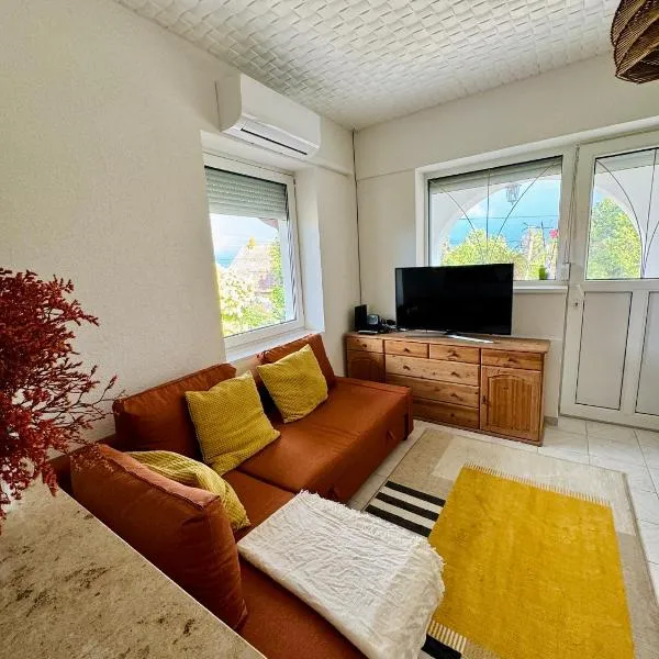 Kalia Apartmanok Zánka, хотел в Занка