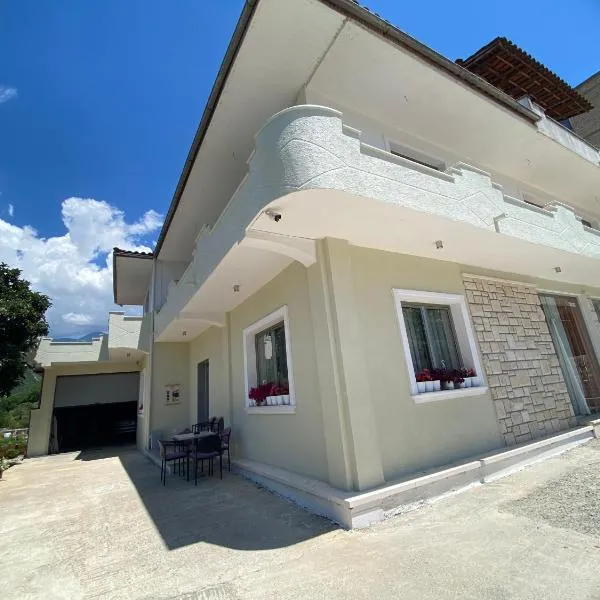 Guest House Nuhellari - Family stay & Breakfast near Osumi Canyons, hotel in Çorovodë