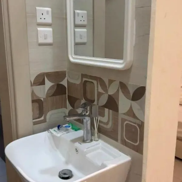 Luxury studio استديو فندقي, hotel sa Buraydah