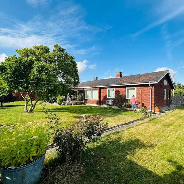 Cozy Home - Holiday, Sleepover, hotelli kohteessa Rødbyhavn