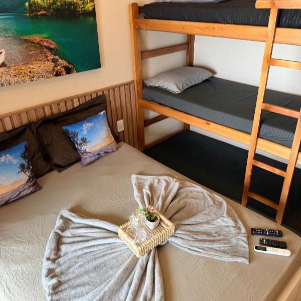 Apartamento de um quarto com varanda de frente para o mar e ao lado da lagoa - Foto 2