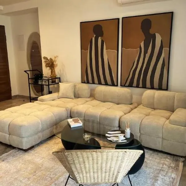 Beautiful luxury bohemian appartment, hôtel à Temara