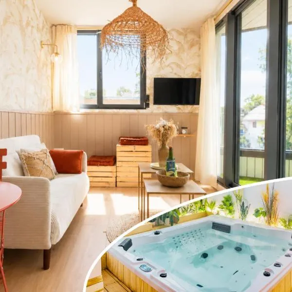 Appart'Hôtel & Spa "Les Voiles" Le Père Banard، فندق في كارناك