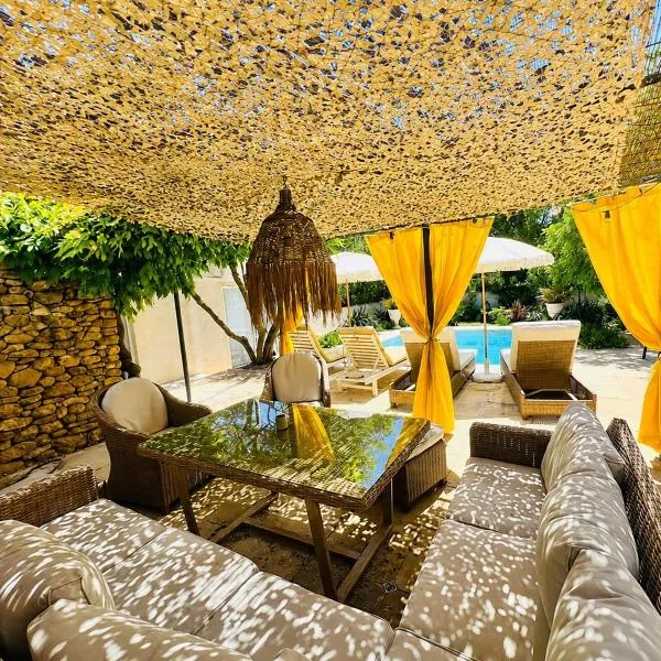 Cabane la Clef des Champs au Mas des Entrages, hotel in Salon-de-Provence
