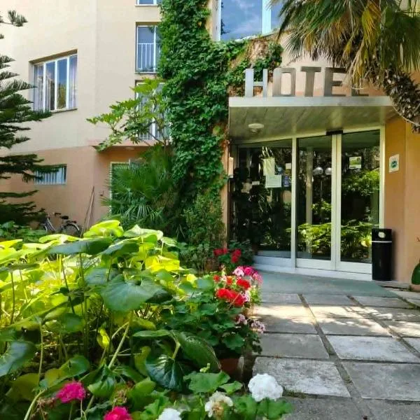 Hotel La Terrazza, Hotel in Porto San Giorgio