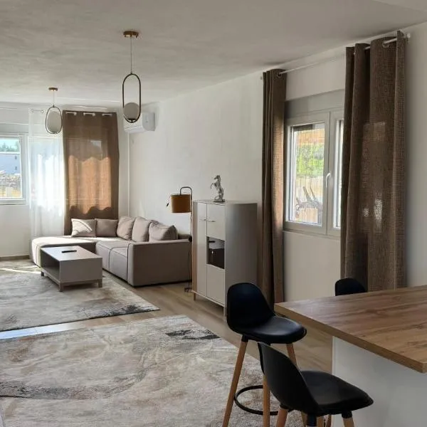 Villa, next to Ada Bojana and Velika Plaza, hotel u gradu Donji Štoj