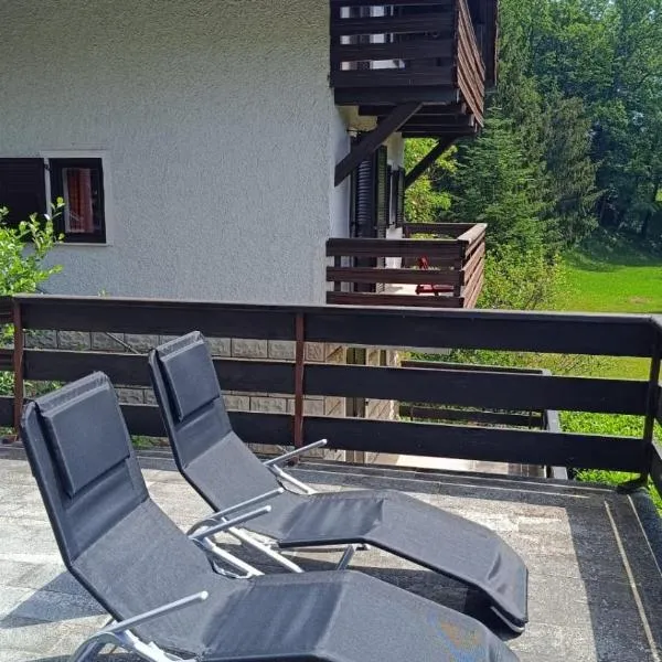 Retreat House River Krka - Hiša oddiha reka Krka, hotell i Znojile pri Krki