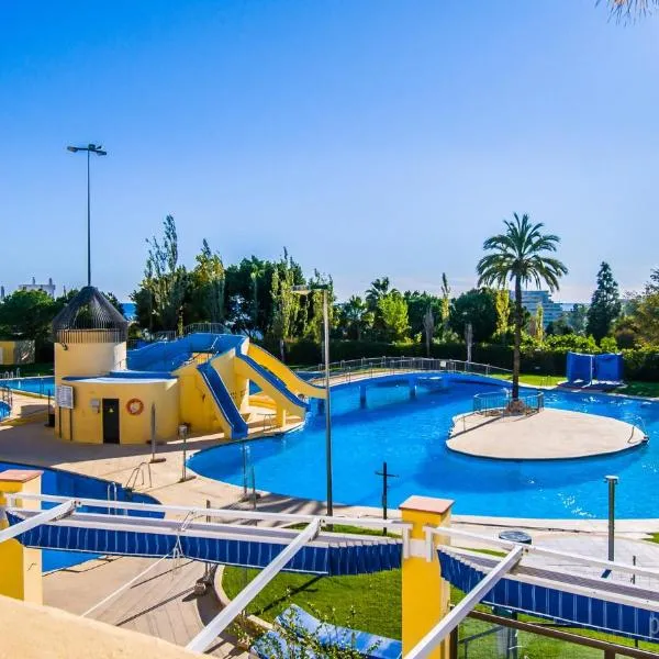 544 Minerva Apartamentos - Vista lateral al mar - Piscina y Playa - Cercano a tren, restaurantes y tiendas, viešbutis Benalmadenoje