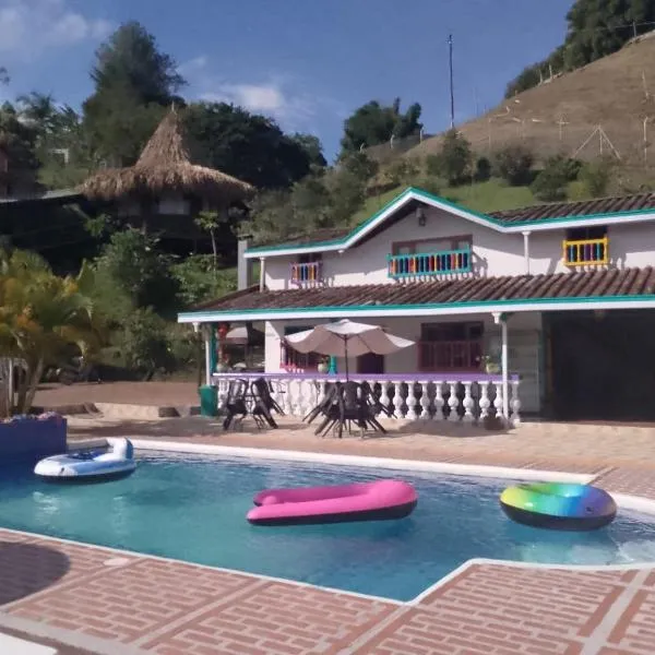 Finca Hotel Mariangel, hotel u gradu El Peñol