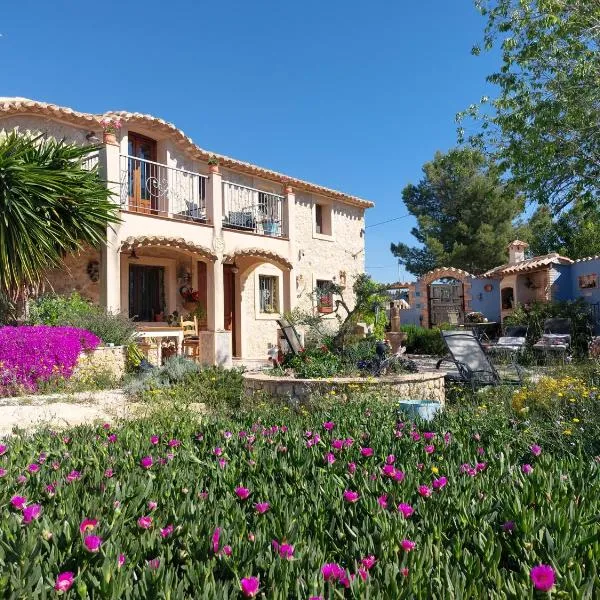 Los Cuatro Vientos B&B, מלון בTorre del Rico
