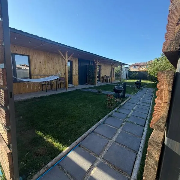 MR Tiny House - Private Parking、Roşuのホテル