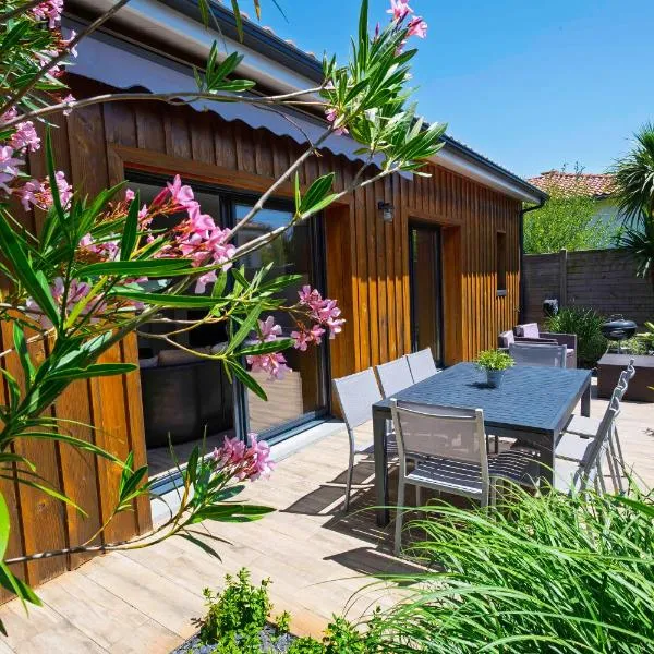 Maison Bassin d'Arcachon - Arès - Proche plage et commerces, 3 chambres, 8 personnes, Climatisation, hotel v mestu Arès