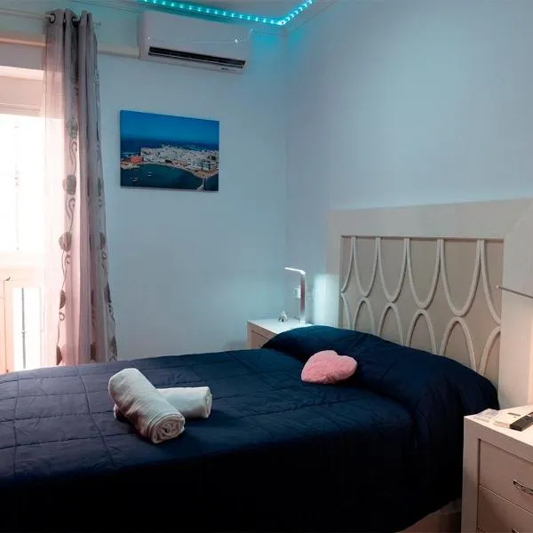 Apartalux Playa La Caleta, hotel in Cádiz
