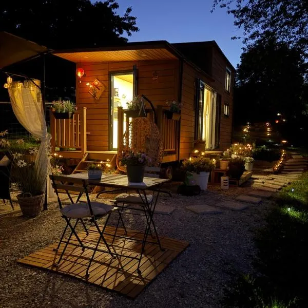 Tiny House Beija-Flor, hotel din Challex