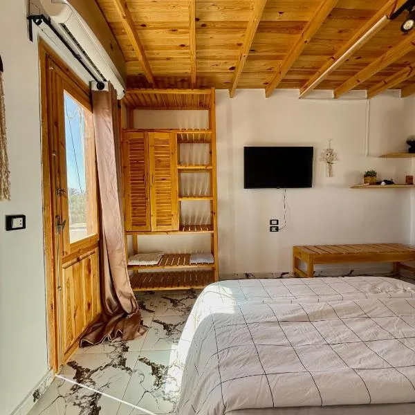 Bedro Rooftop Studio Sea View, hotel di Dahab