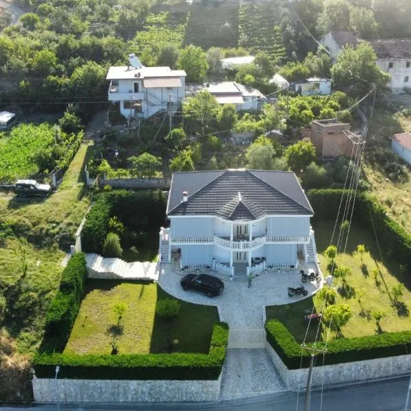 Villa Manuel, מלון בGramsh