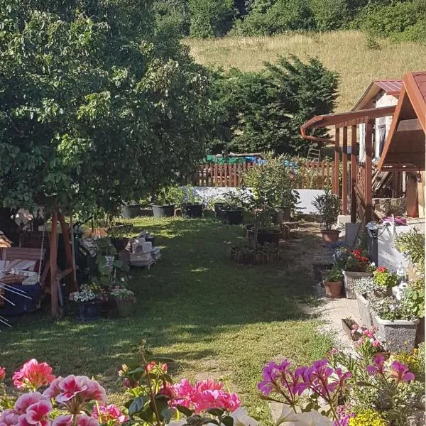 Fenyves Appartman, hotel em Pécsely