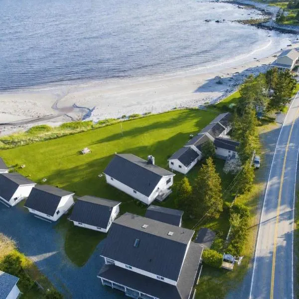 Hunts Point Rustic Coastal Retreat with King Bed, hotel en Summerville Centre