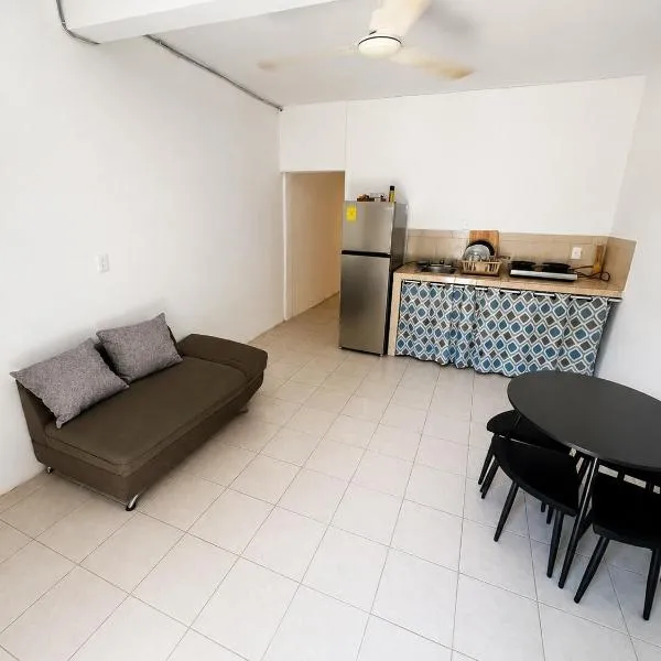 2-Bedroom Apartment with AC - 5 min from Malecón, hotel en Mazatlán