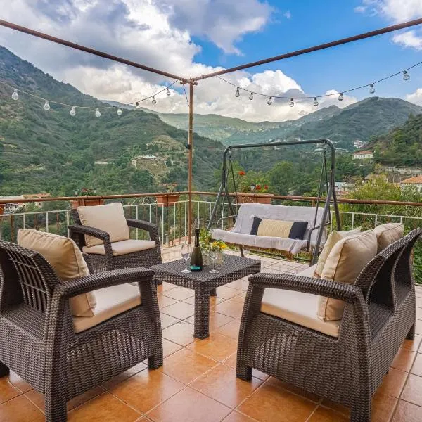 Stardust Mountain House - Village Center House - Terrace, BBQ & Wood Stove, hotell i Kalopanagiotis