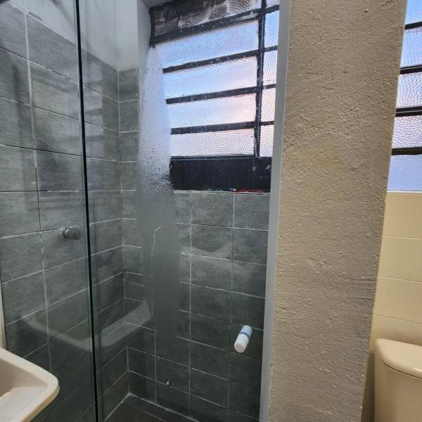 Quarto central em ótima localização - Foto 5