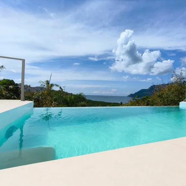 C&Sea view apartment-Pool -Terrace-WiFi Starlink: Coron şehrinde bir otel
