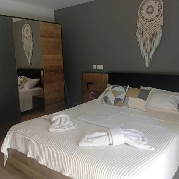 Spartines home โรงแรมในVotsi