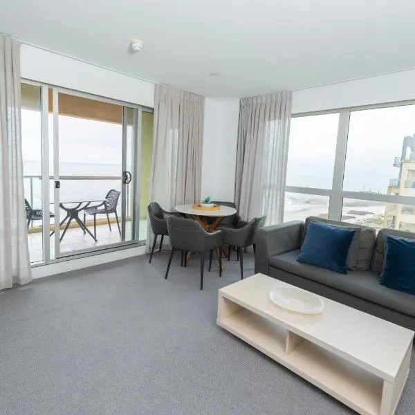 Two-Bedroom Seaview apartment at Glenelg – hotel w mieście Glenelg