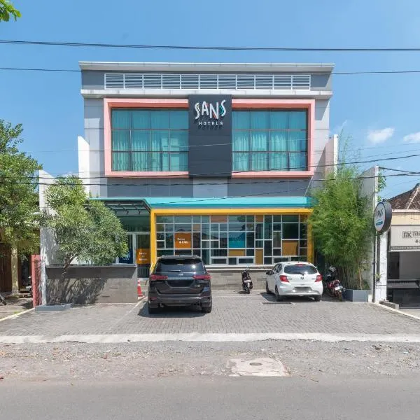 Sans Hotel Good Wish Semarang, hotel em Jomblang