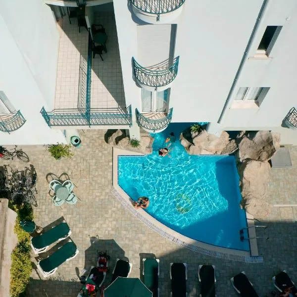 Residence Le Vele، فندق في كاتوليكا