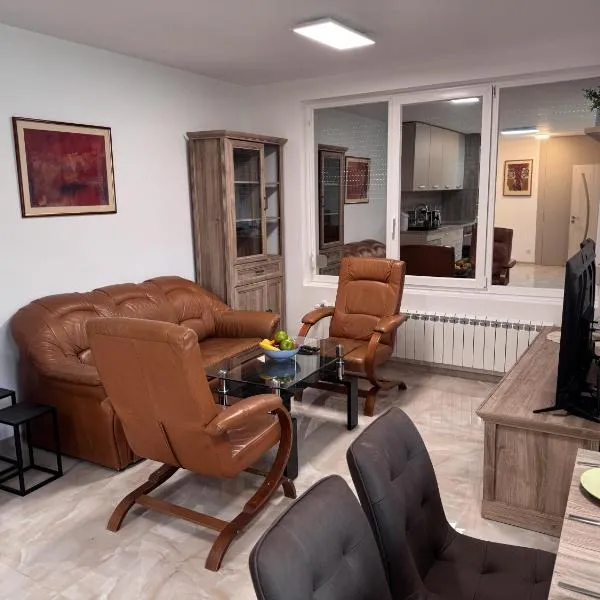 Viesnīca New two bdr Airport Apartment free parking Sofijā