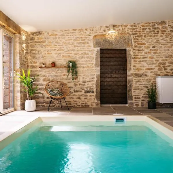 Les Suites du Prieuré: Saint-Martin-du-Tartre şehrinde bir otel