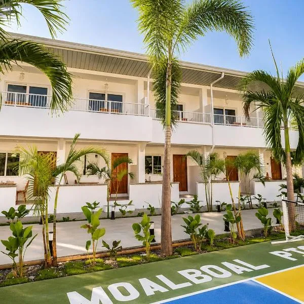 Beyond Island Resort, hotel u gradu Moalboal