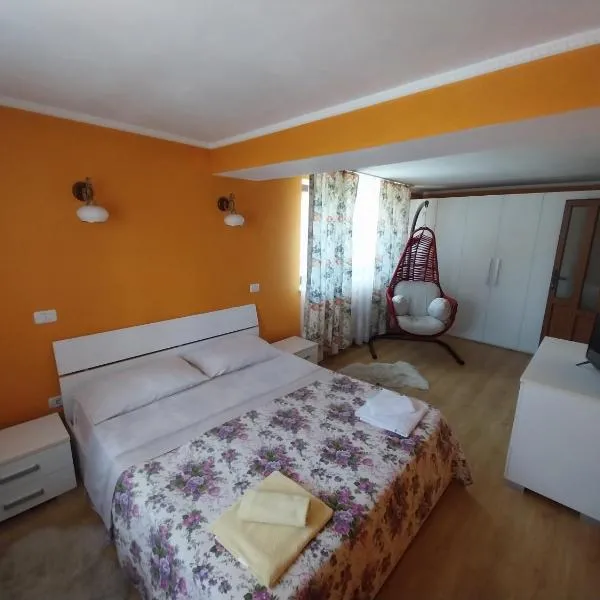 Serena House, khách sạn ở Cîrţişoara
