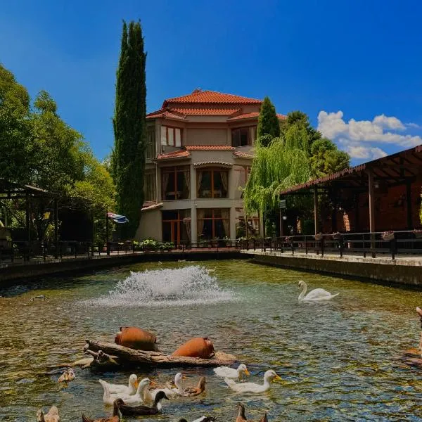 Rritja e Koranit, khách sạn ở Pogradec