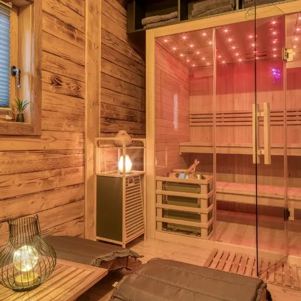 Wood House Bela krajina With Sauna, khách sạn ở Dragatuš