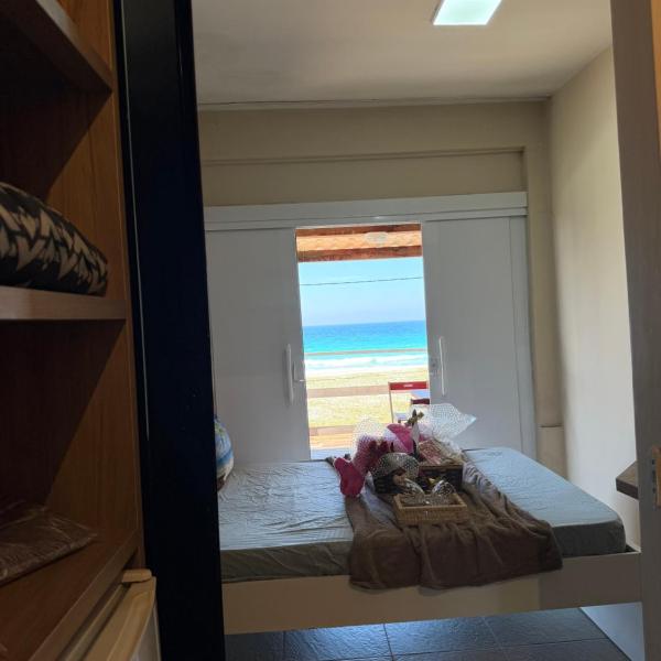 Apartamento com 2 quartos, varanda e vista para o mar