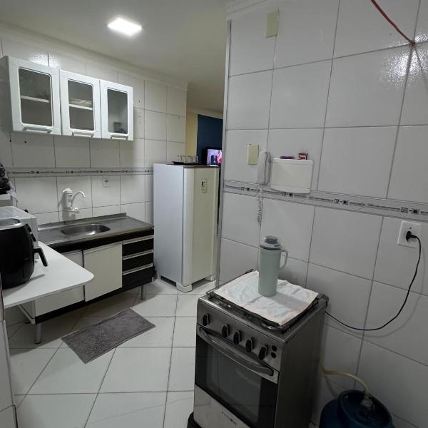 Apartamento Central - Próximo ao Shopping - 2 Quartos com Ar-Condicionado - Foto 4