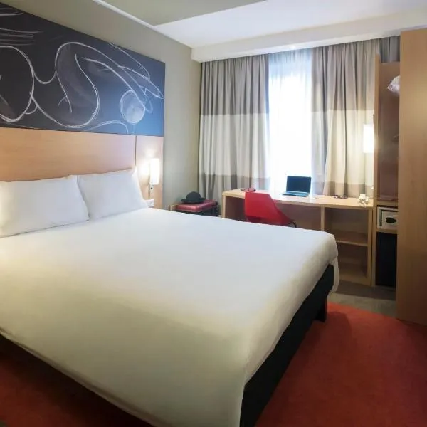 ibis Yerevan Center, hotel v Jerevanu