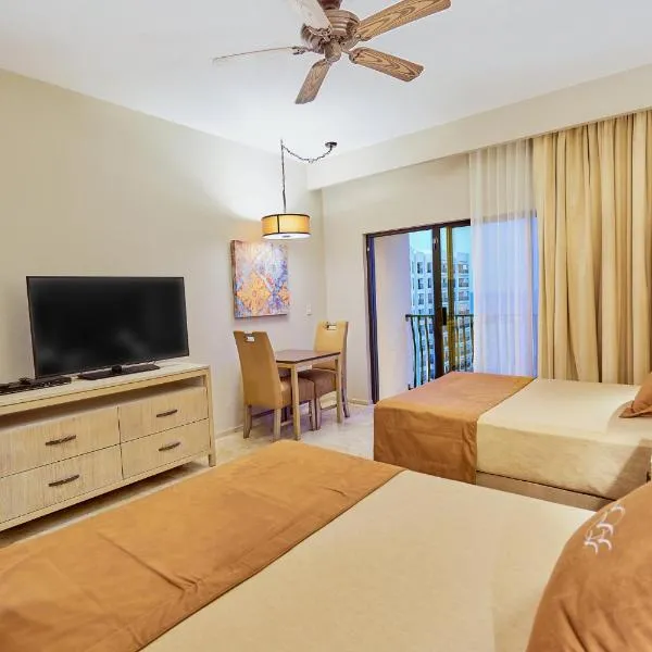 Holiday Inn Club Vacations The Royal Sands All Inclusive, Hotel in Cancún