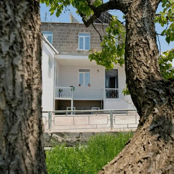 Ruby Guesthouse, hotell i Gjumri