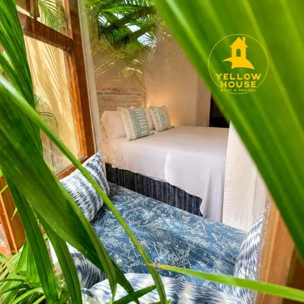 Yellow House Hostel B&B, khách sạn ở Antigua Guatemala