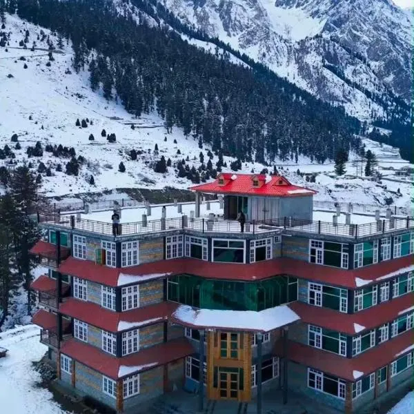 Gems Palace Hotel Naltar, Hotel in Jugut