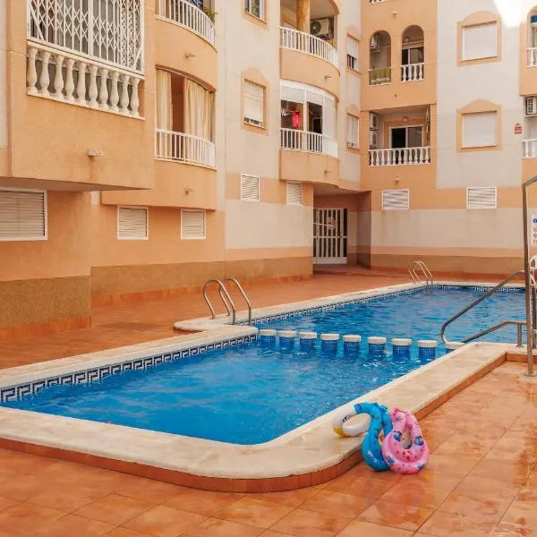 Viesnīca Sunny Central Torrevieja Apartment, 3 Bedrooms, Pool and Beach Torrevjehā